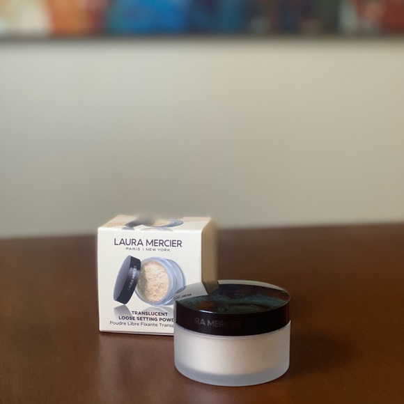 SALE‼️Laura Mercier Translucent Setting Powder > On-the-Go Mini Size > Brand NEW - Picture 12 of 13